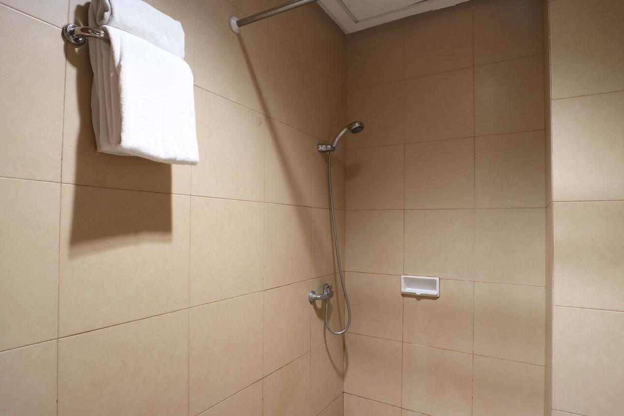 Hotel Blue Pacific Джакарта Экстерьер фото