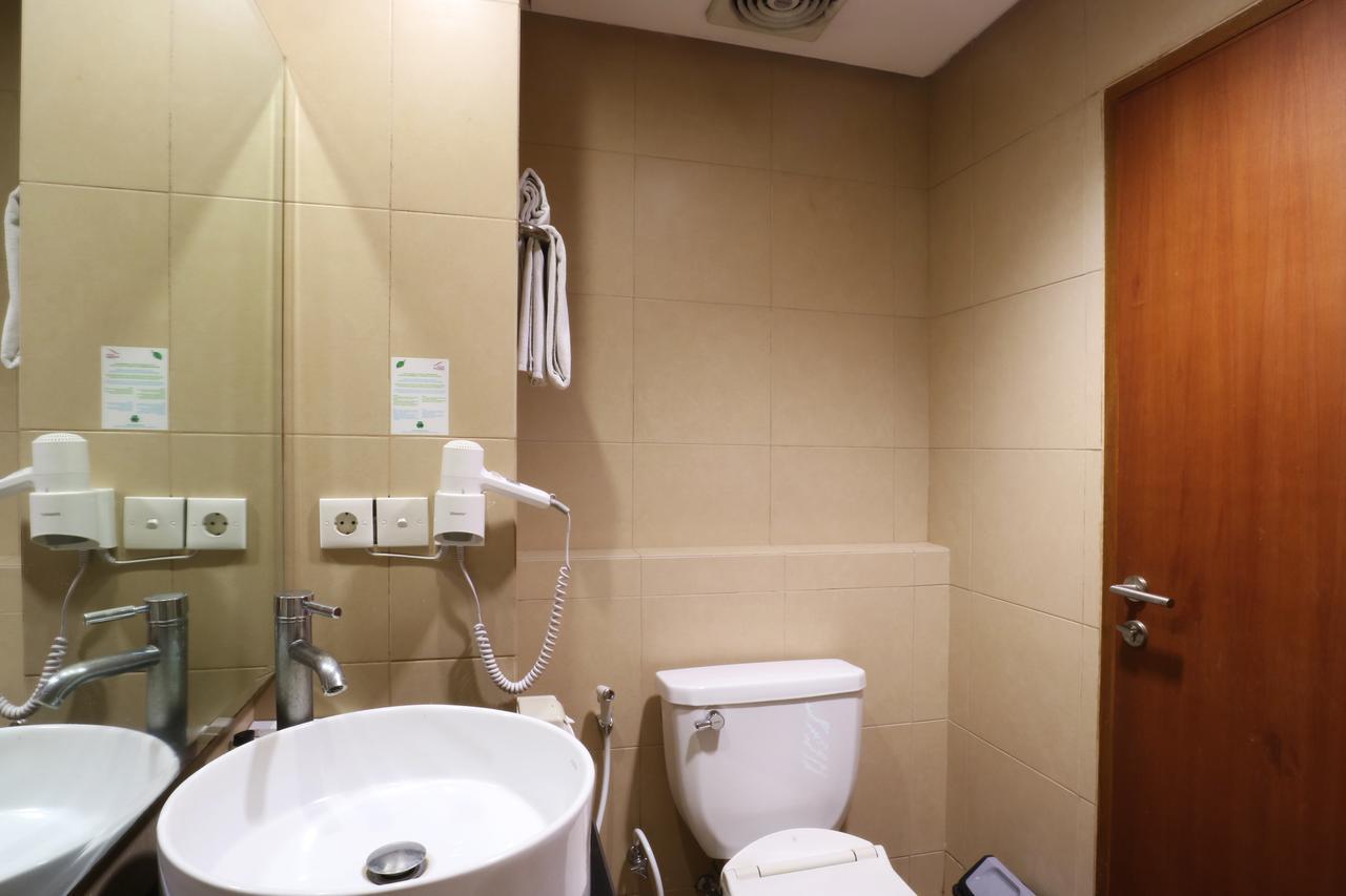 Hotel Blue Pacific Джакарта Экстерьер фото
